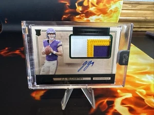 2024 Panini One JJ McCarthy On Card Auto RPA 02/49 Rookie Card Encased - Bild 1 von 3