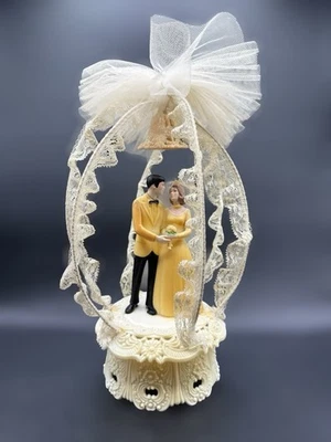 Vintage 1978 Wilton Bride & Groom Wedding Cake Topper Figurine Arch Netting Bell - Image 1 of 4