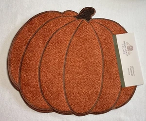 Haymarket QUADRATISCHE TISCHSETS (4) KÜRBISSE 15 ZOLL 100 % POLYESTER NEU IN VERPACKUNG - Bild 1 von 2