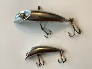 Lot Of 2 Crankbait Fishing Lures Lure Canadian Wiggler Silver Chrome - Picture 1 of 11