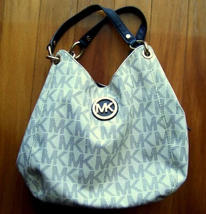Michael Kors MK Logo Signature Designer Tasche Hobo Handtasche - Bild 1 von 9