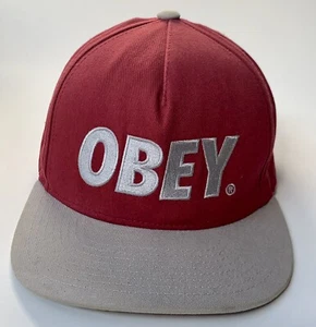OBEY Mütze Kappe verstellbar Druckknopflasche bestickt Logo grau weinrot Baseball Druckknopflasche - Bild 1 von 9