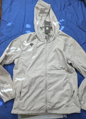 DESCENTE Men's Full Zip windbreaker Jacket size SM US - Image 1 of 2