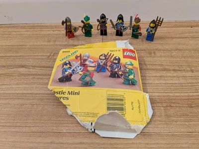 LEGO Castle 6103 - Castle Mini Figures 100% Complete w/Damaged Box - Image 1 of 4