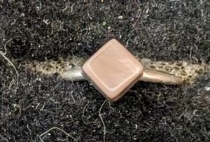 Vintage Tiny Navajo Square Pink MOP Sterling Silver Ladies Ring Size 2-7 - Picture 1 of 9