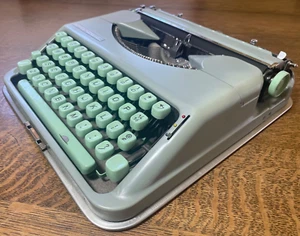 1960 Hermes Rocket Ultra Portable Typewriter Very Good Condition Special Case - Picture 1 of 21