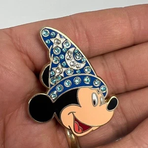 Pin Trading DISNEY 2007 Sorcerer MICKEY MOUSE Jeweled Sorcerers Hat Diamond - Picture 1 of 3