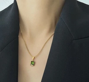 Vintage Classic Gold Stainless Choker Emerald Green Pendant Necklace Chain UK - Picture 1 of 2