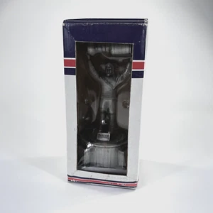 *NIB* Mark Messier Commemorative Statue - New York Rangers 2006 Limited Edition - Picture 1 of 5