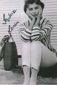 SOPHIA LOREN Original Autogramm signiertes Foto Top Portrait - Bild 1 von 2