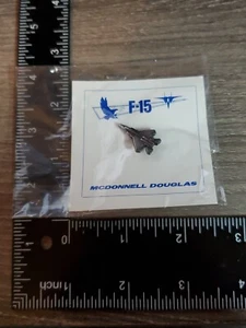 MCDONNELL F-15 AIRCRAFT SILVER COLOR LAPEL PIN New On CARD USAF AIR FORCE QTY Zv - Picture 1 of 3