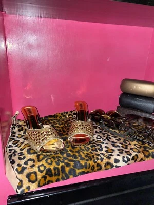 Figlia Gold & Silver Heels Size 38 Retail $1399.00 - Image 1 of 4