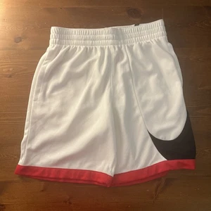 Nike Basketball Shorts Boys Medium Youth Dri-Fit - Picture 1 of 4