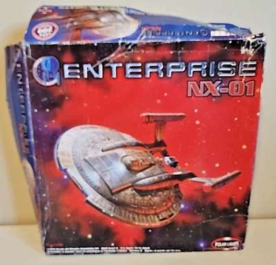 Polar Lights Star Trek Enterprise NX-01 Kit # 4201 Damaged Box Open Bag 1:350 - Image 1 of 4