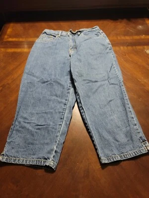 Halston Jeanswear Capri Women's 8 Blue High Rise Medium Wash 100% Cotton B-8 - Image 1 of 4