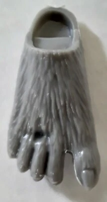 Revell/Monogram Wolfman 1:8 Scale #6518 Kit Right Foot - Image 1 of 2