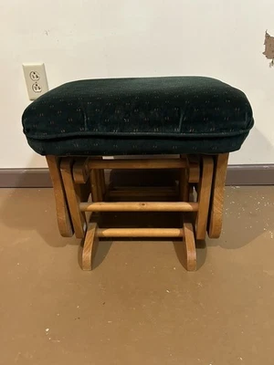 Reposapiés otomano deslizante de madera de roble vintage taburete basculante para guardería Foto 1 de 4