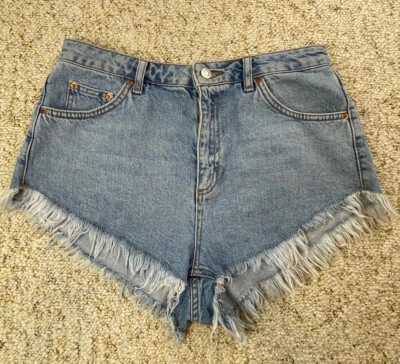 Pantalones cortos de mezclilla para mujer Topshop tiro alto dobladillo crudo talla 8 (cintura 30") Foto 1 de 4