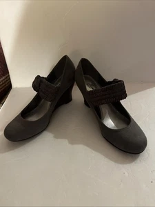 Cinturino elastico alto zeppa grigio taglia 7 1/2 accento Miss Bisou - Foto 1 di 15