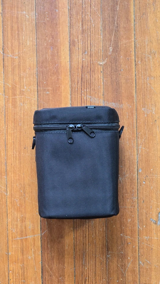 Мягкий чехол Sigma для объективов 24 мм F/1.4 - 35 мм F/1.4 - Изображение 1 из 1