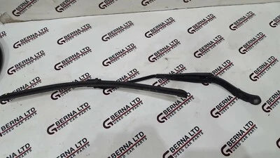 MERCEDES BENZ E CLASS W207 09-2016 FRONT RIGHT DRIVER SIDE WIPER ARM A2078200544 - Image 1 of 4