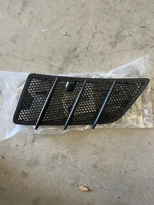 06-12 Mercedes X164 GL350 M350 Front Left Hood Vent Grill Black 16488044405 OEM - Picture 1 of 3