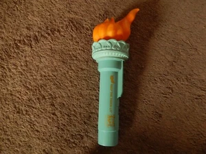 VTG Flashlight Statue Of Liberty Torch USA Keep The Torch 1986 - Picture 1 of 15
