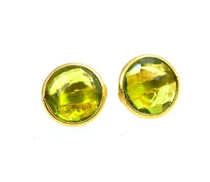 925 SOLID STERLING SILVER 24CT GOLD OVERLAY CUT GREEN PERIDOT STUD EARRING B - Picture 1 of 3