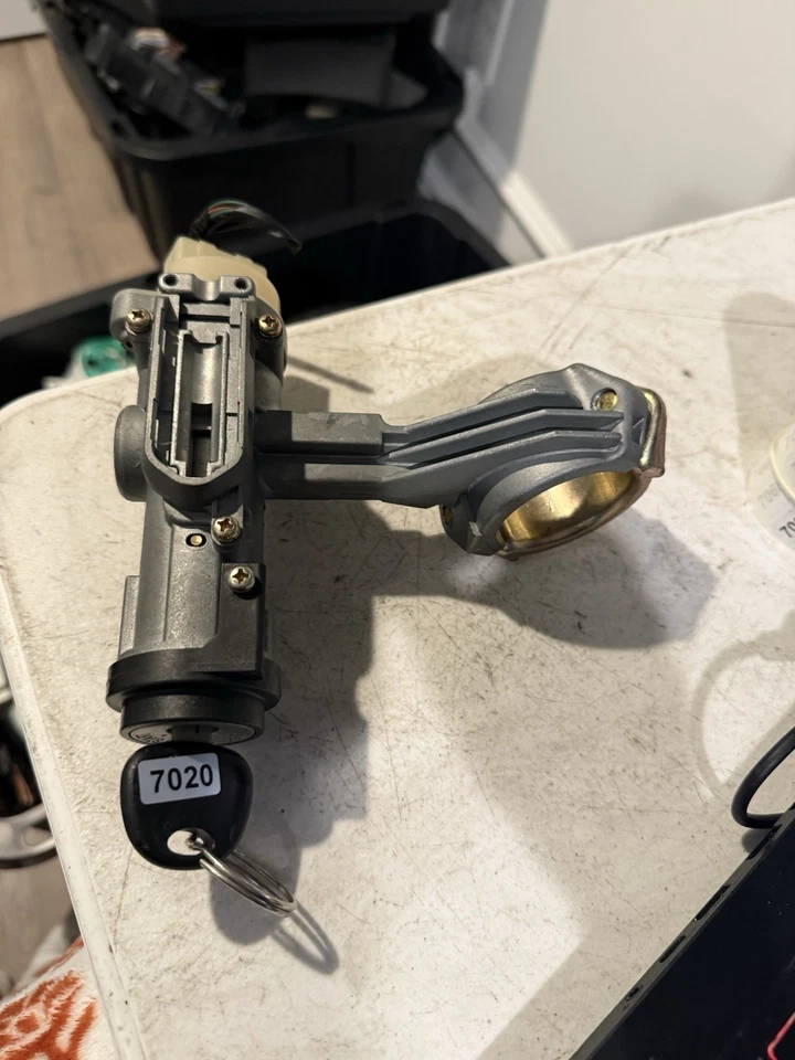 2001-2006 HYUNDAI ELANTRA IGNITION SWITCH LOCK CYLINDER W/ KEY OEM Foto 1 de 4