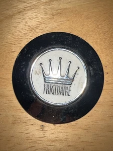 VINTAGE 1930S-40S FRIGIDAIRE GENERAL MOTORS REFRIGERATOR PORCELAIN ENAMEL EMBLEM - Picture 1 of 4