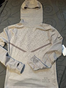 NIKE RUNNING DIVICION THERMA FIT ADV PINNACLE TOP GRIGIO ROSSO FELPA CON CAPPUCCIO TAGLIA M UOMO $140 - Foto 1 di 5