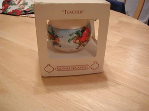 NIB 1984 HALLMARK KEEPSAKE GLASS ORNAMENT MERRY CHRISTMAS TEACHER - Picture 1 of 7