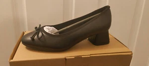 J D WILLIAMS BLACK COURT SHOES - Picture 1 of 2