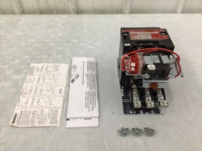 SQUARE D 8903SMO2V02 120VAC ELECTRICALLY HELD LIGHTING CONTACTOR 3POLE 30A 61952 - Image 1 of 4