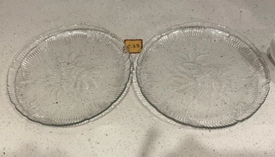 Set of 2 Arcoroc "CANTERBURY CROCUS" Glass Dinner Plates 10 3/4" Made in France - Image 1 of 4