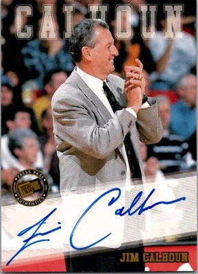 2002 年 Press Pass JIM CALHOUN 康涅狄格大学 UCONN 签名 — 第 1/2 张图片