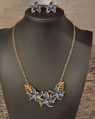 JUEGO DE COLLAR Y PENDIENTES BETSEY JOHNSON AZUL CRISTAL FLOR ST001 Foto 1 de 4