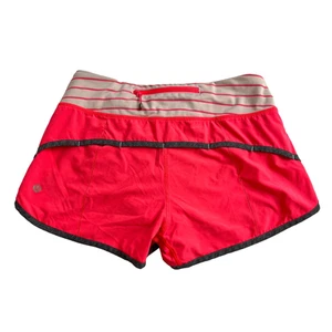 Pantaloncini da corsa Lululemon Speed Up donna 4 rosa corallo 3" foderati con cuciture interne vita bassa - Foto 1 di 13