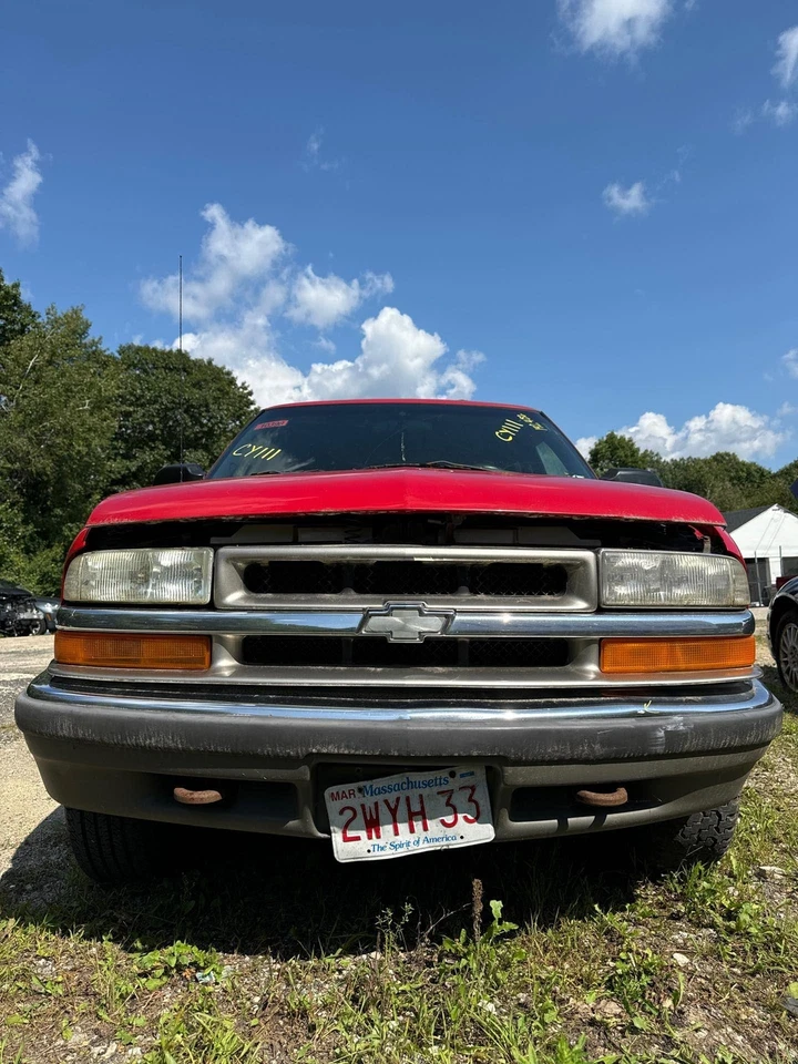 98 99 00 01 02 03 04 05 BLAZER S10/JIMMY S15 Grille — 第 1/4 张图片