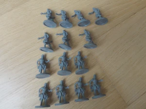 Zombicide White Death game. 14 runners miniatures from base game - Picture 1 of 3