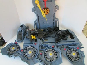 HASBRO 2011 MARVEL AVENGERS SHIELD SUPER HERICARRIER PLAYSET MOSTLY COMPLETE - Picture 1 of 4