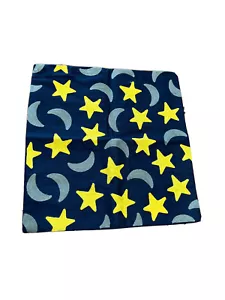 copricuscino ricamato luna e stelle 18x18 blu grigio e giallo - Foto 1 di 4