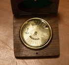 100jähriger Kalender in Teak/Messing-Schiffsoptik