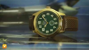 XO Retro Men's Certified 1940 Supermarine Spitfire DNA 45mm Gold/Green Dial - Picture 1 of 4