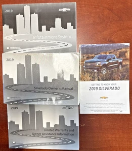 2019 Chevrolet Silverado Owners Manual Set OEM Factory Original Books service - Bild 1 von 2