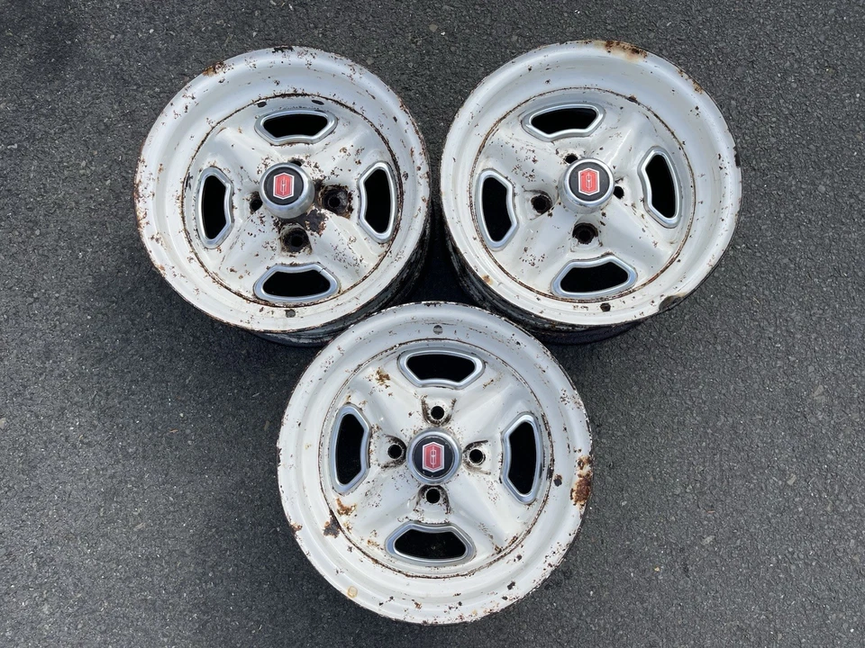 3 罕见 OLDSMOBILE 13x6 CUTLASS 拉力赛车轮带帽-925- BARN FIND — 第 1/4 张图片