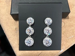 Pendientes colgantes de plata de circonitas cúbicas con pedrería de 3 niveles - Imagen 1 de 2