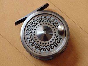 SHIMANO Freestone 5 RH Trout Fly reel - Picture 1 of 1