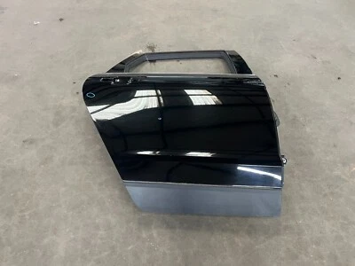 10-16 CADILLAC SRX PANEL DE CARCASA DE PUERTA LATERAL DE PASO TRASERO DERECHO NEGRO, LOTE ORIGINAL 3516 Foto 1 de 4