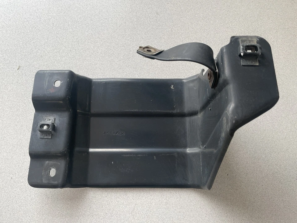 1998-2003 MERCEDES-BENZ ML320 ~ RIGHT FRONT BUMPER BRACKET ~ A1638803414 ~ OEM - Imagem 1 de 3